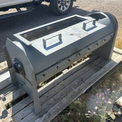 Bench Industries Debearder model 1848